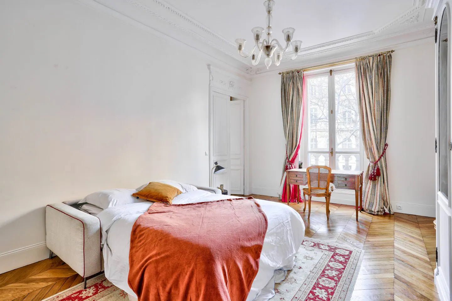 Logement Airbnb Paris, proche Trocadero & Champs Elysée - Résidence BNB